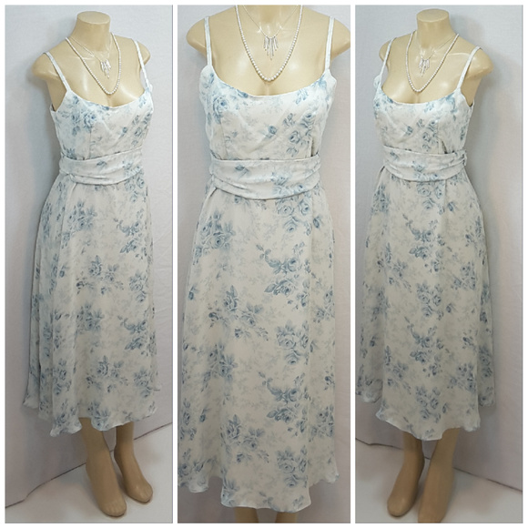Dresses & Skirts - Floral Fully Lined Dress, size Medium